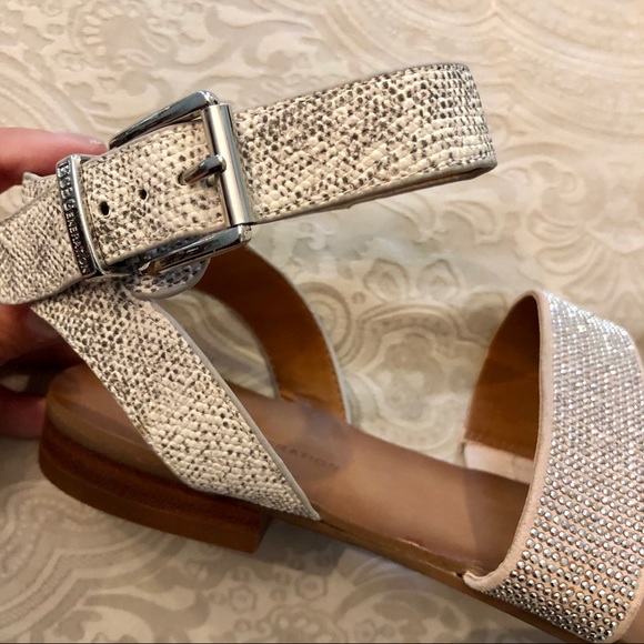NWOT BCBGeneration Sandals - Picture 3 of 7